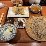 〆蕎麦 千花庵 - 日替わり天ざる全景