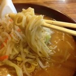 中華つけ麺大王 - 麺箸あげ