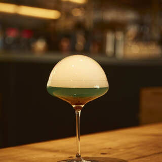 【泡がはじける】誕生石のバブルストーンカクテル