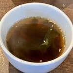 肉山 - ワカメスープ