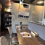 肉山 - 店内雰囲気