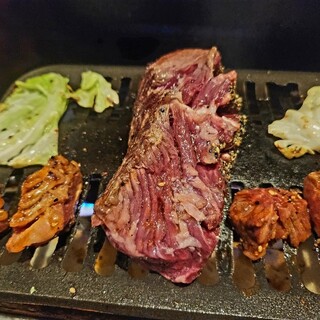 ホルモン焼肉 豊千_0