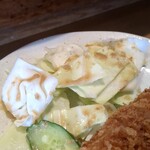 とんかつ和食 豚花百万石 - キャベツはざく切り