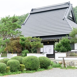 敷地内に自社のゆば工場を隣接◆出来立ての生湯葉をご提供