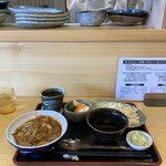 ゆでた亭うどん太郎 - カレー丼セット細麺の盛りうどんとアイスコーヒー