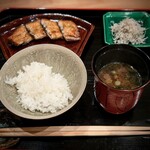 茜坂大沼 - 白飯のお供は、浜名湖鰻の蒲焼き。皮パリの関西風地焼きで最高！ジャコ山椒も山形の山椒の実が爽やかで絶品でした。