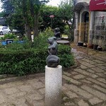 栗のいえ - いくつか建物があるので矢印で誘導してます。