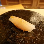 すし処 睦月 - 三河湾 鱚 昆布当て20分