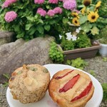 米粉のおやつ 366 - 【チャイ ￥ 260】ほんのり優しいチャイ♪くるみ等ナッツが乗ってて嬉しい【すもも ￥280】すもものフレッシュな酸味がジュワッと広がる♪生地の甘みとの相まって美味しい♪