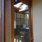 ボータン - ガラス戸の先が店です