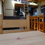 ボータン - 割と質素めな店内