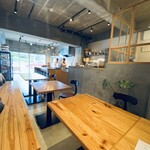 HAKUMOKKA - 店内広々