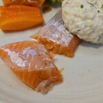 キッチン ブルー グローブ - 柔らかミキュウイをカット