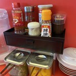 ラーメン魁力屋 - 調味料
