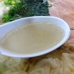 伊達屋 - 伊達鶏と豚骨ベースの塩スープ