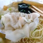 伊達屋 - エビが一匹入ったワンタン