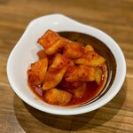 炭火焼肉ホルモンさわいし - カクテキ