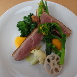 ボータン - フランス産鴨胸肉のソテー
      