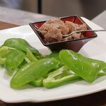 トリワイン ＰＩＫＯＳＨＨＨＵ - パリパリピーマンと鶏肉味噌