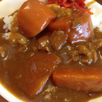 けん - サラダバーのカレー。具が大きい。