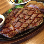 けん - スジと脂身たっぷりのステーキ。