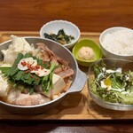 博多もつ鍋 やまや - 