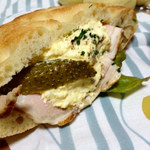 クエロクエラ - 自家製ロースハムとタマゴのパニーノ