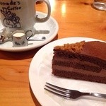 コメダ珈琲店 - チョコレートケーキ♡ 濃厚な部分とあっさり部分があって美味しい〜