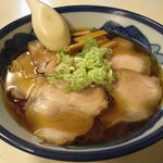 龍華 - チャーシュー麺。
