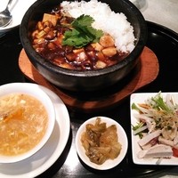 雪園 京橋店 - ランチ 牡蠣と豆腐のピリ辛石鍋ごはん