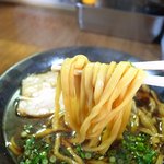 麺リフト～平打ちの太麺です。