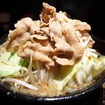 今里わっしょい - 男の根性黒醤油ラーメン６９０円　野菜大盛り２００円　肉大盛り１００円