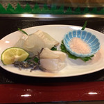 Shichifukuzushi - 寒ヒラメの塩昆布、岩塩添え