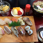 ちから寿し - うどん＋寿司10貫定食