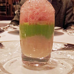 ル・ヴァンテール - 【アミューズ①】ザクロ、グリンピース等