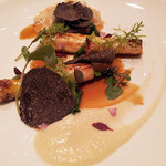 ル・ヴァンテール - 【前菜②】フランス産ホワイトアスパラ 鶏のジュのグラッセと、鶏肉と法蓮草のラヴィオリ トリュフの香り