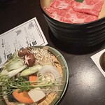 MA-なべや - 野菜盛り合わせと牛肉