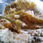 イーマサラ - ライスとタルカリ、ダルスープを混ぜ混ぜして…。