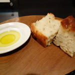 Felicelina - フォカッチャとオリーブオイル