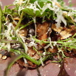 Felicelina - 宮崎産牛タン 細焼き ほろ苦野菜のサラダ添え バルサミコソース