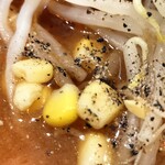 蒙古タンメン中本 - 辛さのオアシスのコーン