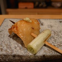 鳥匠 いし井 - 皮だけしか写ってませんが,むね肉です( *´艸｀)