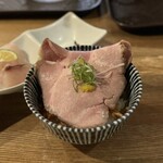 酒肴場 屯 - ご飯にはちりめん山椒とチャーシュー
