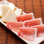 Mitsubachi - 大人気、生ハムと焼チーズ８８０円