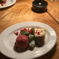 カルネジーオ イースト - 