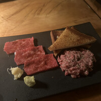 カルネジーオ イースト - 