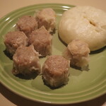 三宮一貫楼 - 料理写真:豚まん、焼売、海老しゅうまい