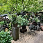 リリエンベルグ - お店のお庭。センスの良さに脱帽です。