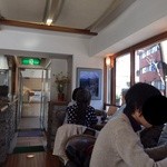 保久良珈琲店 - 店内はさほど広く無い