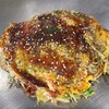 もも家 - 肉玉そば(税込800円)
・袋入り蒸し中太麺
・カープソース(スパイシーな味わい)
・焼き方:ヘラで押さえない
・焼き上がりの形:綺麗な丸い焼き上がり
・鉄板又はお皿で食べるのがスタンダード